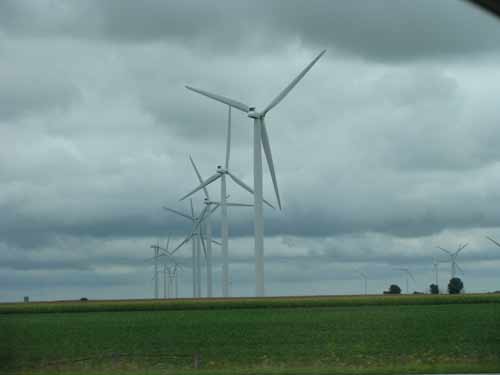 scary_iowa_windmill.jpg