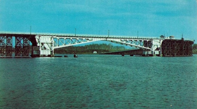 Arrowhead Bridge postcard