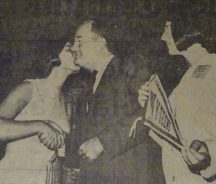 Miss Minnesota Kisses Humphrey