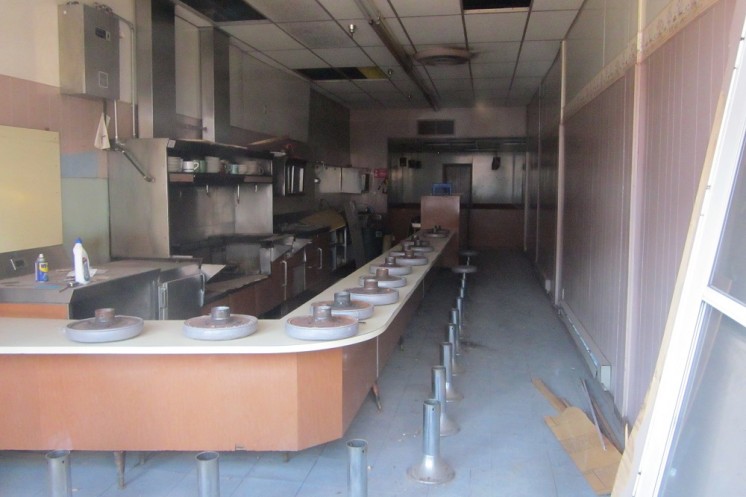 Jims Hamburgers interior 2014
