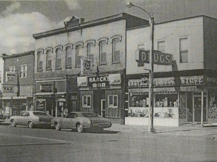 The corner of East Fifth Street and 22nd Avenue in Superior's East End as it looked in 1975. (Photo courtsey of Superior Public Library)