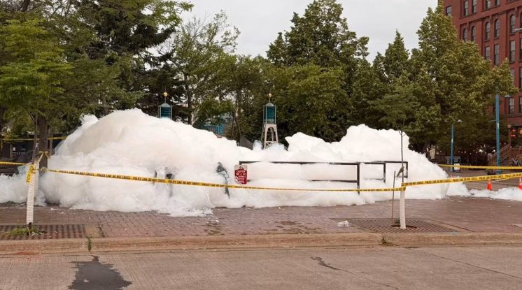 Soap Fountain of the Wind