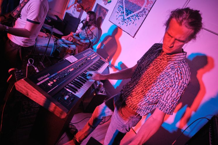 Kenny Bressler of Duluth band Willem Dafoe Fan Club playing at Prøve Gallery, Sept. 12, 2026